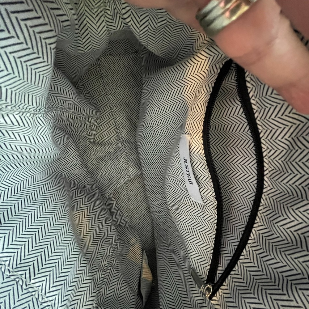 Justfab Gold pebbled vegan leather shoulder bag crossbody - Picture 8 of 11